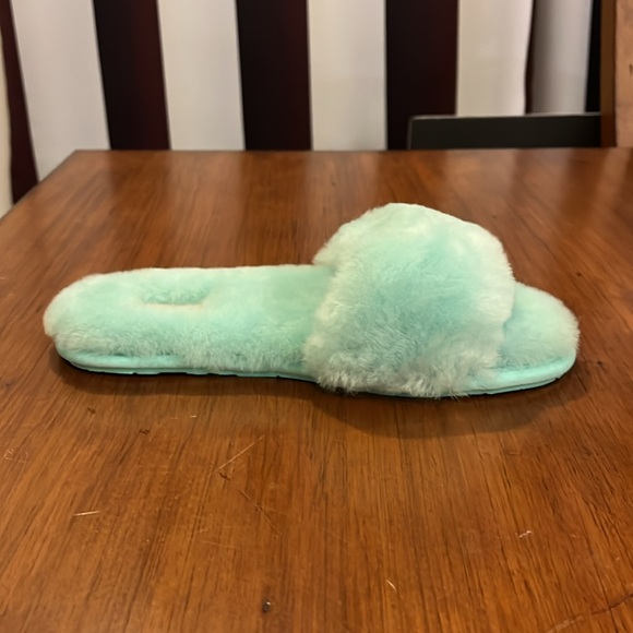 Ugg Fluff II Sheepskin Slide Shoes Sandals new green Womens Size 6 - Picture 4 of 13